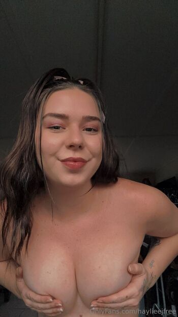 Haylieej / haylieejfree nude photo #23