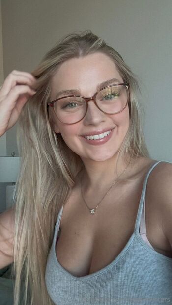 Hazel Winters / hazelxwinters nude photo #10