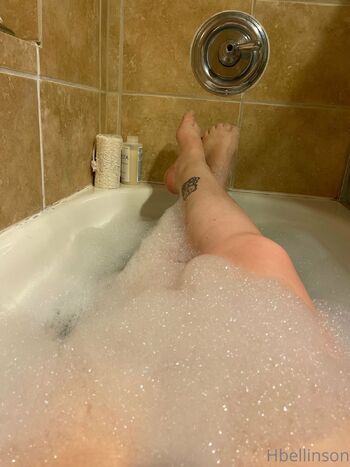 Hannah B / hbellinson nude photo #24