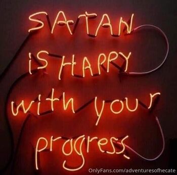 Hecat / hecatekneels nude photo #15