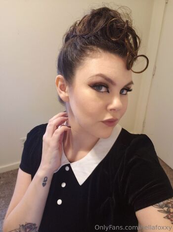 Hella Foxx / hellafoxxy nude photo #5