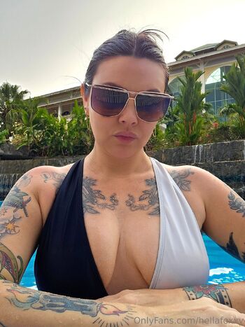 Hella Foxx / hellafoxxy nude photo #6