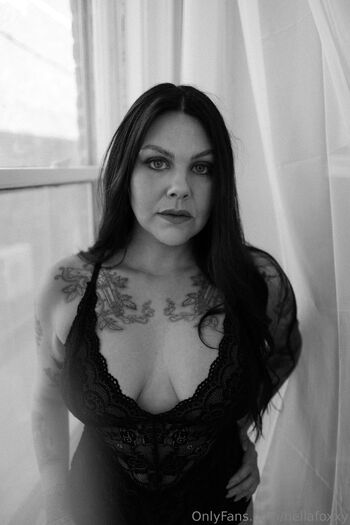 Hella Foxx / hellafoxxy nude photo #8