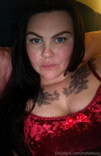 Hella Foxx / hellafoxxy nude photo #10
