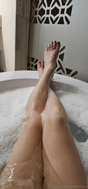 Hella Foxx / hellafoxxy nude photo #30