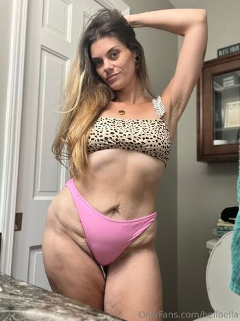 Goddess / helloella / bellyofella nude photo #7