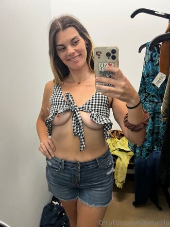 Goddess / helloella / bellyofella nude photo #18