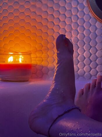 Goddess / helloella / bellyofella nude photo #34