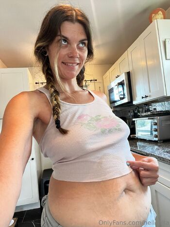 Goddess / helloella / bellyofella nude photo #37