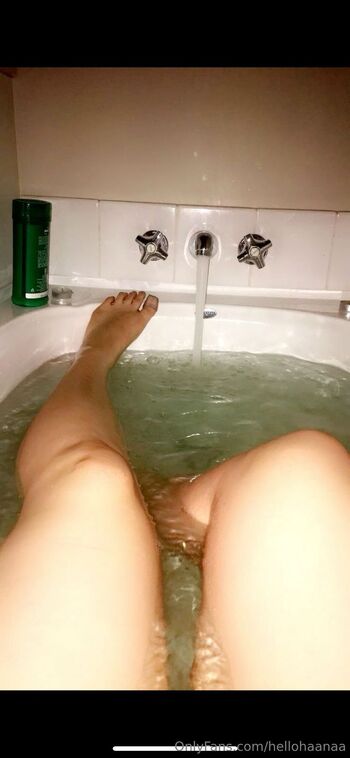 ɐuɐɥǝɹǝWsʇIollǝH / hellohaanaa nude photo #1