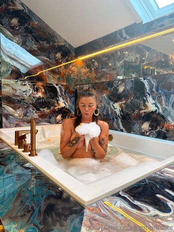 ONLY KAYA NO ADDS no management / hempresskc nude photo #1