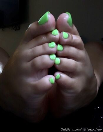 herfeetonfleek
