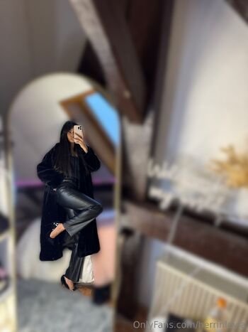 Queen Leyla / herrinleyla nude photo #3