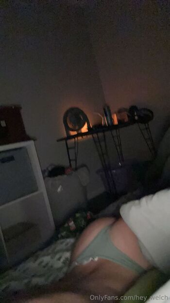 Haliey / hey_welch nude photo #2