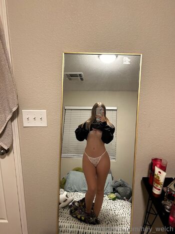 Haliey / hey_welch nude photo #44
