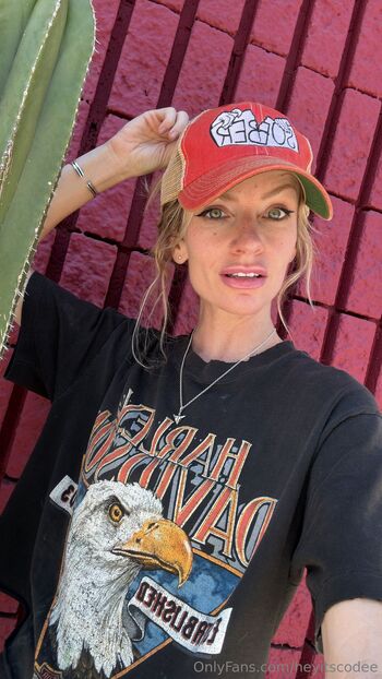 Cody Renee Camero / heyitscodee nude photo #4