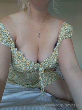 Hey, its Zee / heyitszee nude photo #18