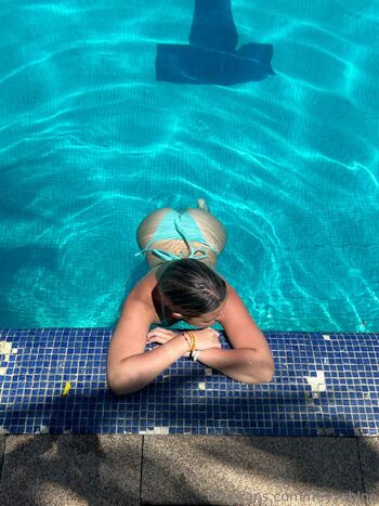 Chlo / heyychloe nude photo #1