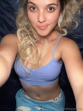 Chlo / heyychloe nude photo #2