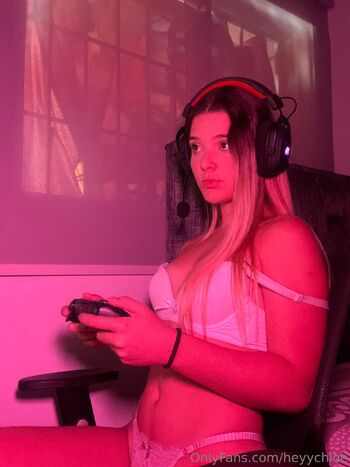 Chlo / heyychloe nude photo #4