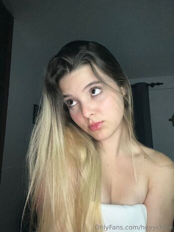 Chlo / heyychloe nude photo #8