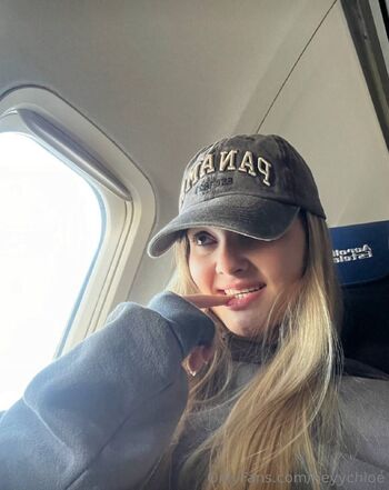 Chlo / heyychloe nude photo #12