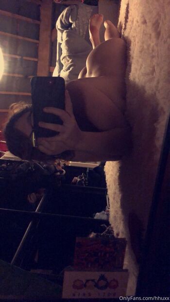 Hannah Hux / hhuxx nude photo #4