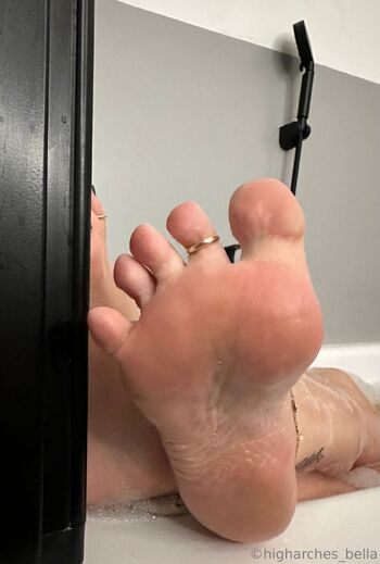 Bell / higharches_bella nude photo #12