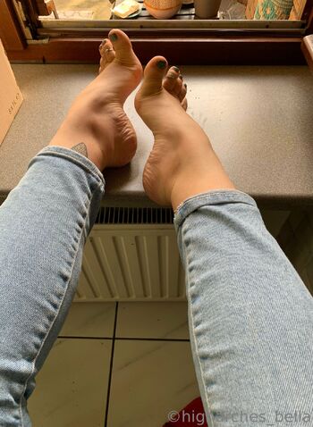 Bell / higharches_bella nude photo #31