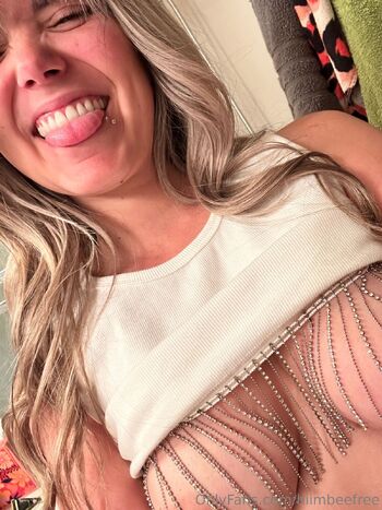 Be / hiimbeefree / hiimbee2.0 nude photo #12