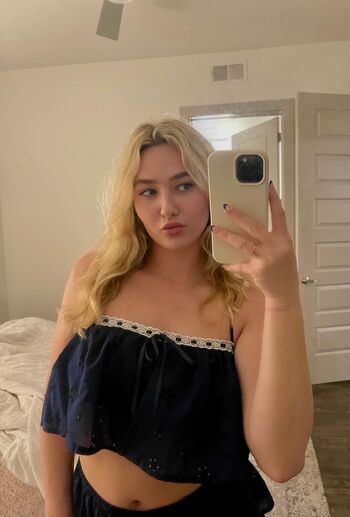 Ellie / hiitsellie nude photo #1