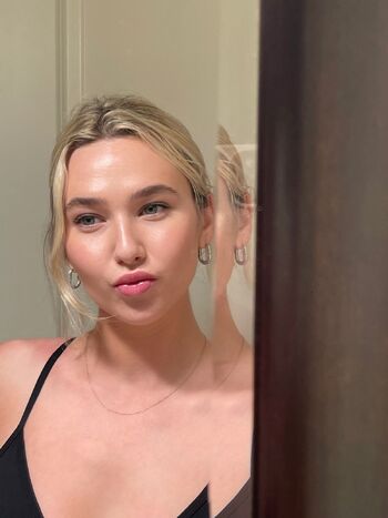 Ellie / hiitsellie nude photo #2