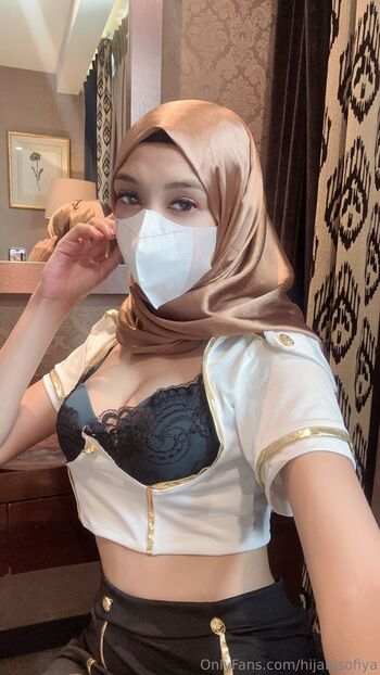 Sofiy / hijabisofiya nude photo #5