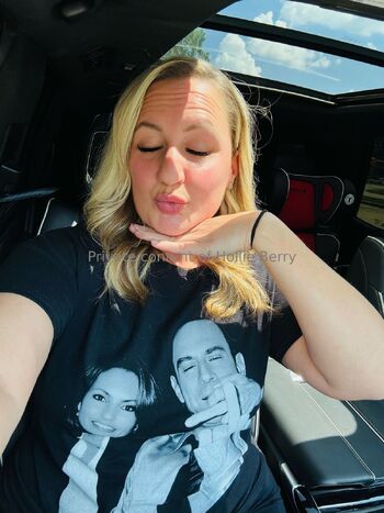 Hollie Berr / hollieberryyyyyyy nude photo #18