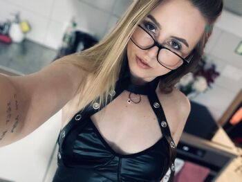 𝐇𝐨𝐥𝐥𝐲 𝐂𝐥𝐮𝐞 ꜰʀᴇᴇ ᴘʀᴏꜰɪʟ / hollyclue nude photo #37