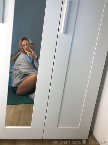 Holly Good / hollygoods07 nude photo #2