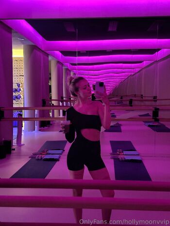 Holly Moo / hollymoonvvip nude photo #8
