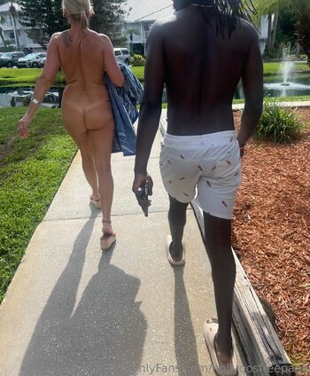 HollyQoS / hollyqosfreepage / saltygirl2023 nude photo #2