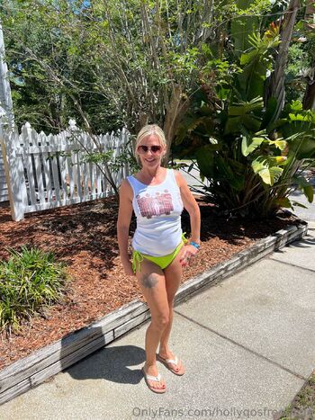 HollyQoS / hollyqosfreepage / saltygirl2023 nude photo #11