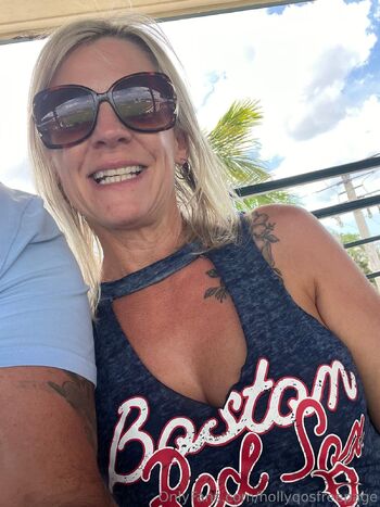 HollyQoS / hollyqosfreepage / saltygirl2023 nude photo #18