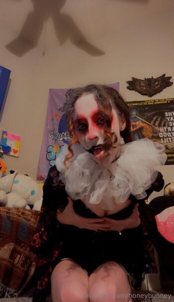 Honey Bunny / honeybunney / honeybunneyhere nude photo #1