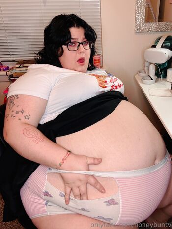 Honey Bun Attention Addicted BBW / honeybuntv nude photo #15
