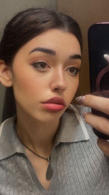 Alli / honeyglazedbandaids nude photo #12