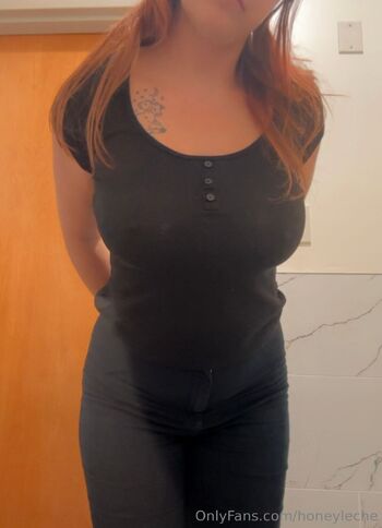 honey / honeyleche nude photo #1