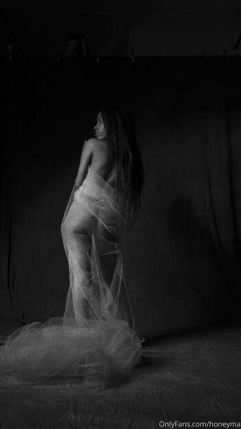 Honey M / honeyma nude photo #21