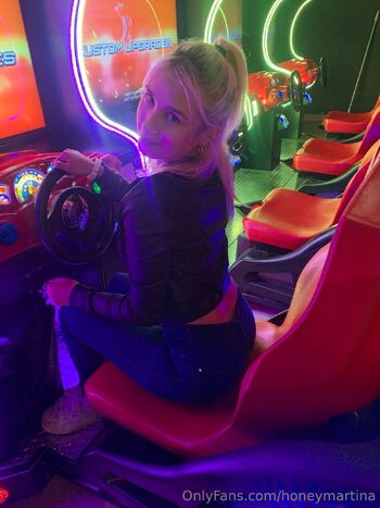 Martina 18 / honeymartina nude photo #12