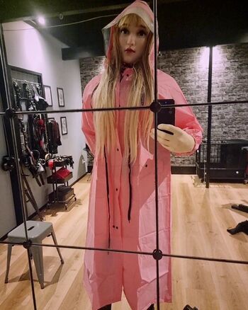 Hooded June Doll -- Latex / hooded_june nude photo #3