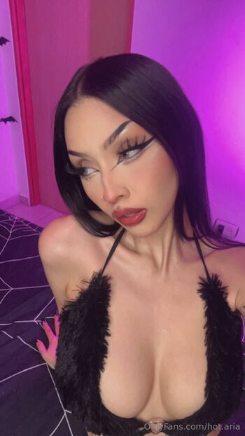 Ari / hot.aria nude photo #8