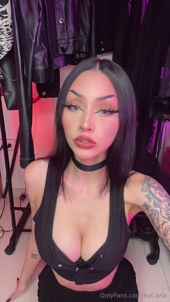 Ari / hot.aria nude photo #11