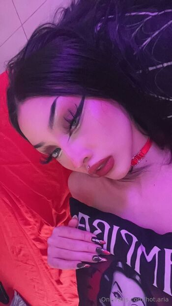 Ari / hot.aria nude photo #13